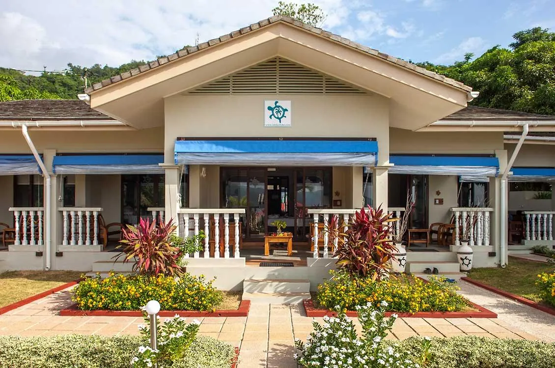 Le Relax Hotel And Restaurant Anse Royale