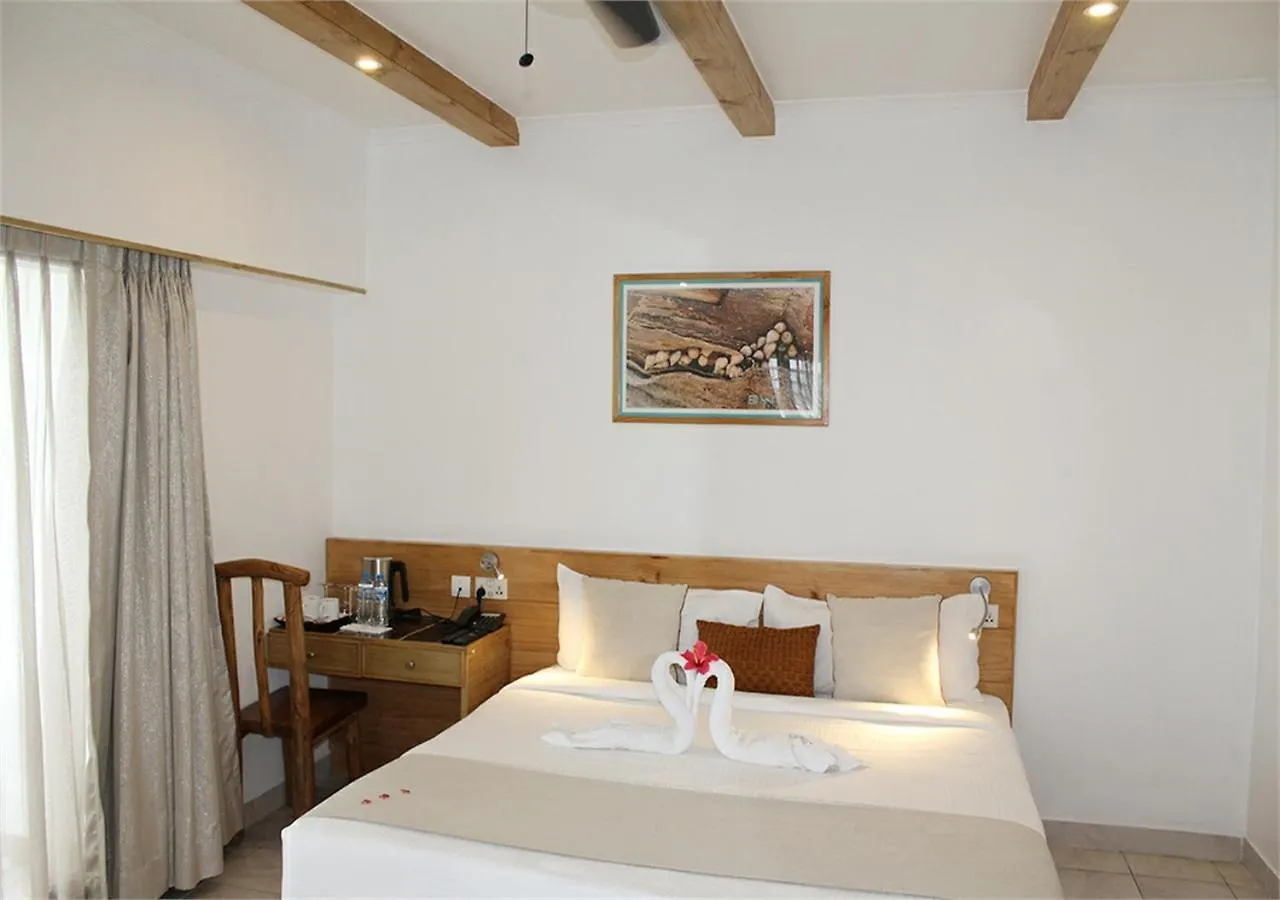 Le Relax Hotel And Restaurant Anse Royale