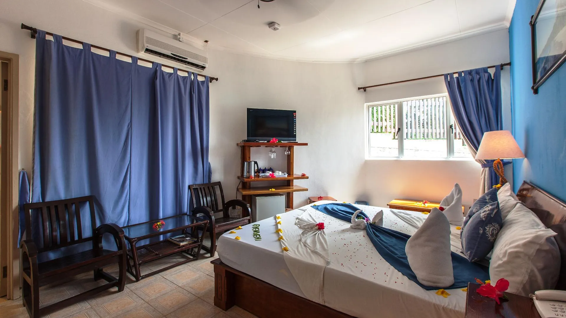 Le Relax Hotel And Restaurant Anse Royale