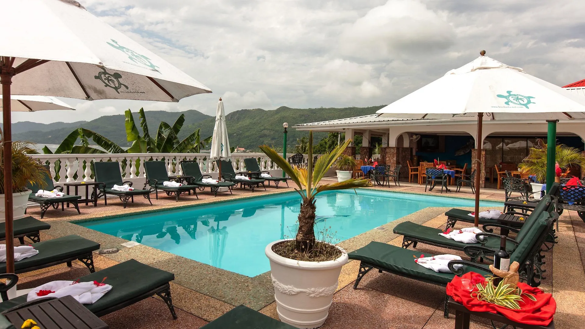 Le Relax Hotel And Restaurant Anse Royale