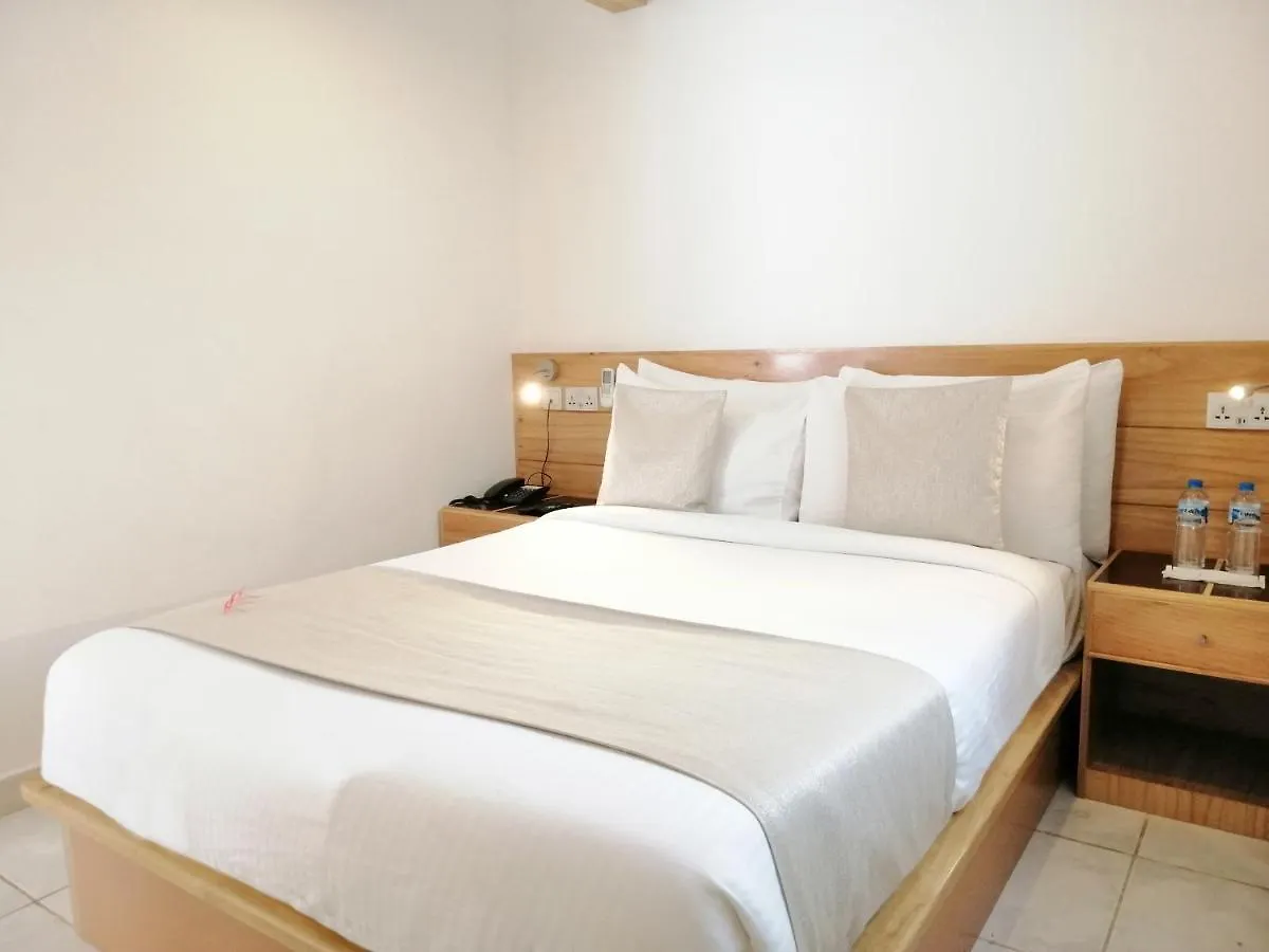 Le Relax Hotel And Restaurant Anse Royale