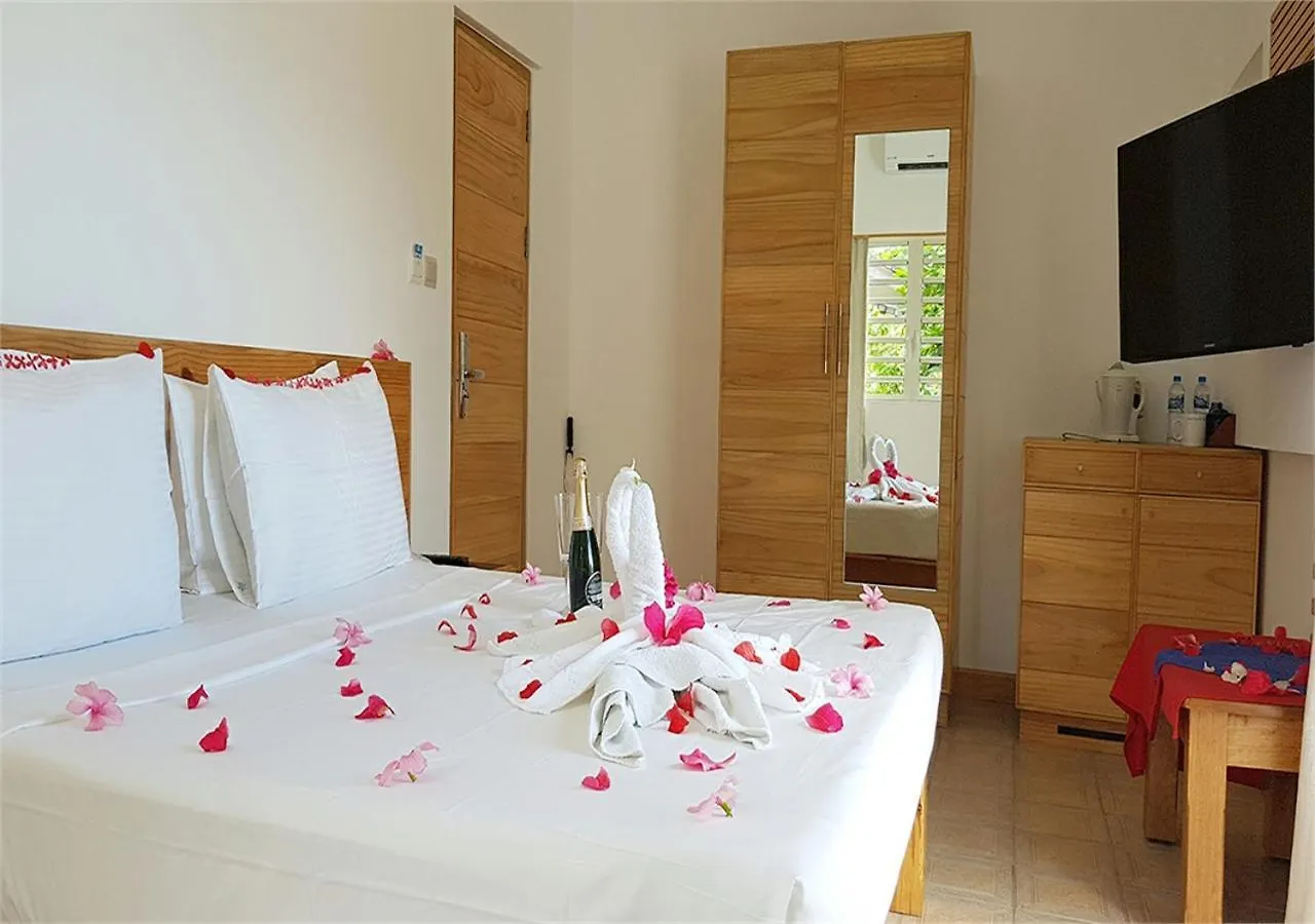 Le Relax Hotel And Restaurant Anse Royale